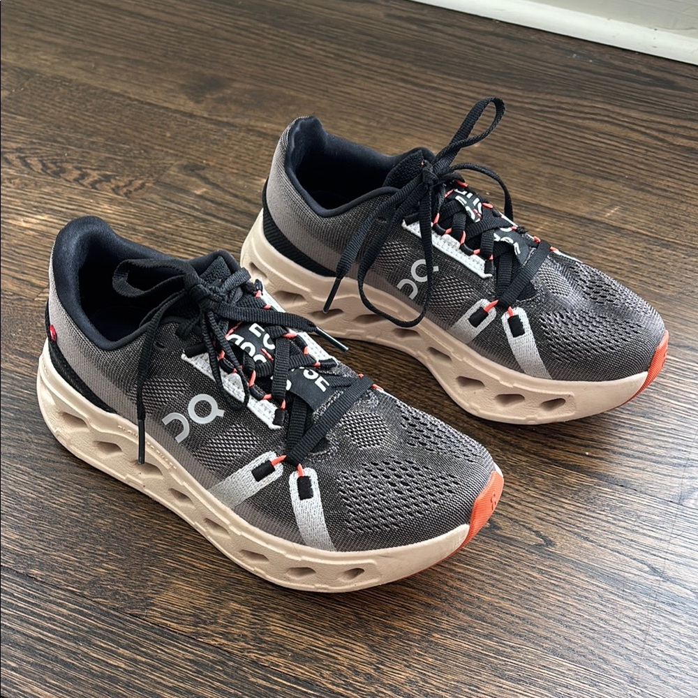 On Running Black and Gray Sneakers, great condition!